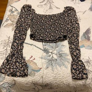 S elastic floral blouse